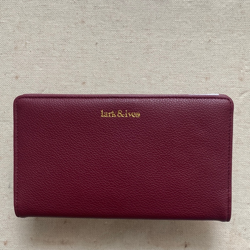 Vegan Wallet Lark&Ives. Burgundy color lengths -7, wide -4